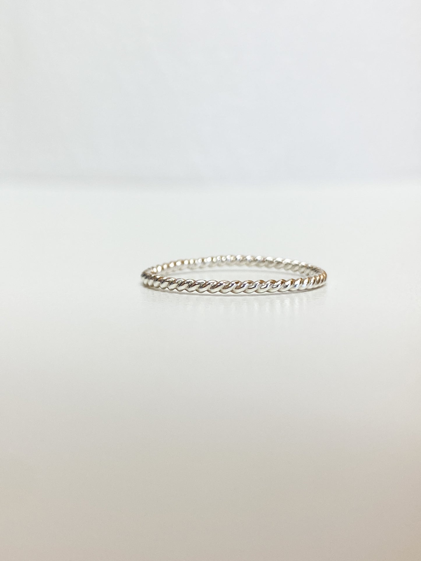 Thin Twist Ring